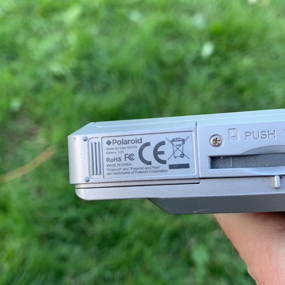 Retro Polaroid a350 5.0 megapixels silver digital camera super MF Lens F3.0 - Picture 7 of 8